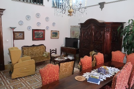 Foto Appartamento a Carrara Centro di 380 m² con 9 locali in vendita