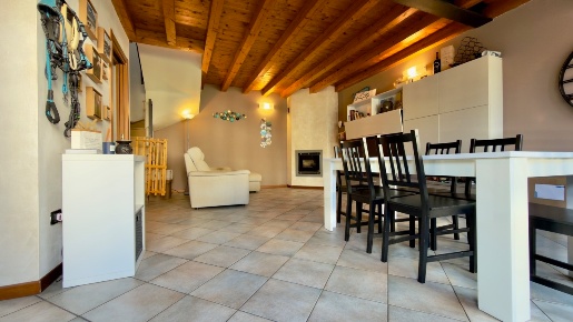 Foto Appartamento in Via Galliano, Passirano di 110 m² con 3 locali