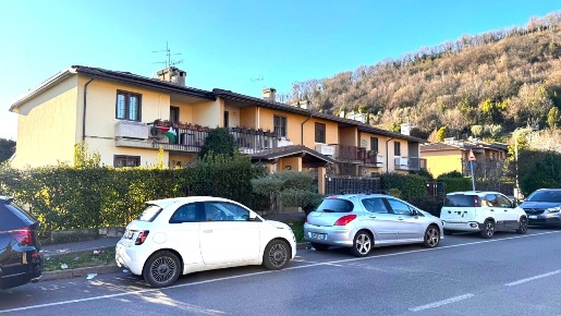 Foto Villa a schiera in Via Aldo Moro, Cellatica Centro di 176 m²