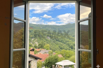 Foto Casa indipendente a Corniglio di 160 m² con 4 locali in vendita