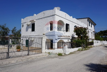 Foto Appartamento in Località Defensola 32, Vieste Defensola di 80 m²