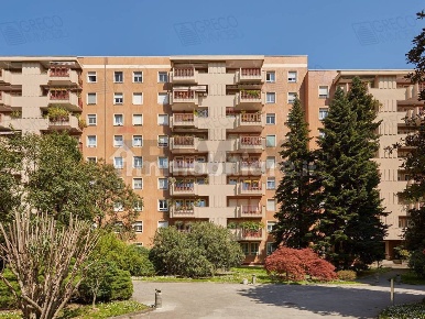 Foto Posti auto in Viale Ca' Granda 2, Milano Ca' Granda di 22 m²