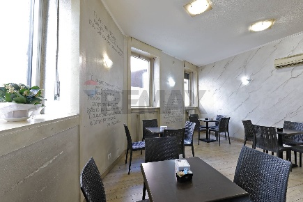 Foto Bar in via Tre Re, Brugherio Centro di 50 m² in vendita