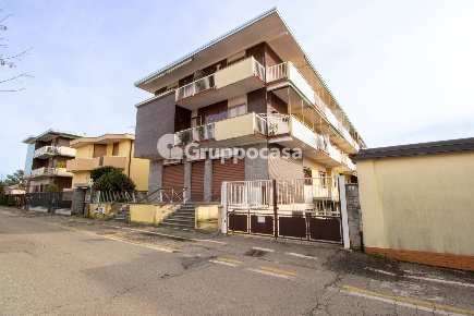 Foto Appartamento in Via Manin 12, Magenta Centro di 100 m² con 3 locali