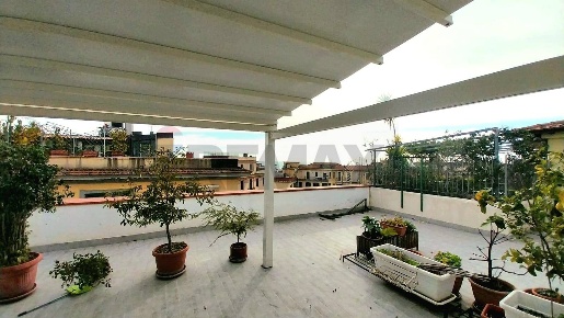 Foto Appartamento in Via Volpe 19, Salerno Centro di 55 m² con 2 locali