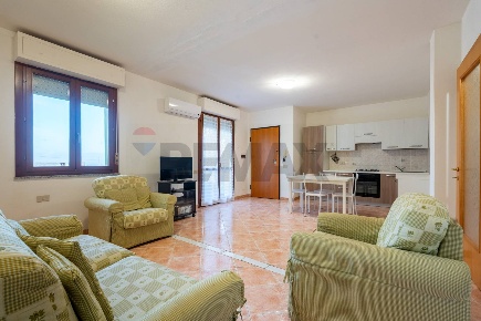 Foto Appartamento in via Alghero, Capoterra Centro di 76 m² con 3 locali