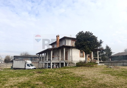 Foto Villa unifamiliare in Via Statale Paullese 26, Madignano Centro
