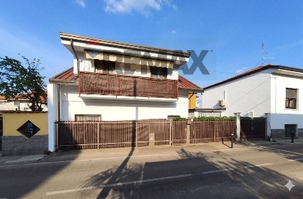 Foto Casa indipendente in via Gabriele D'Annunzio 23, Canegrate di 110 m²