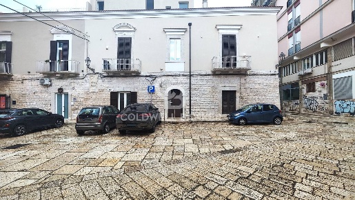 Foto Appartamento in Via Bellini 20, Trani di 330 m² con 7 locali