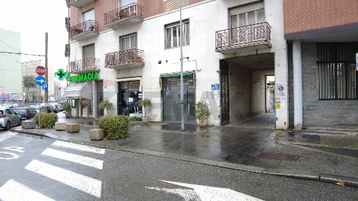 Foto Locale commerciale in Via San Benigno 26, Torino Regio Parco di 54 m²