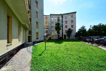 Foto Appartamento in via vertua 3, Nova Milanese di 100 m² con 3 locali