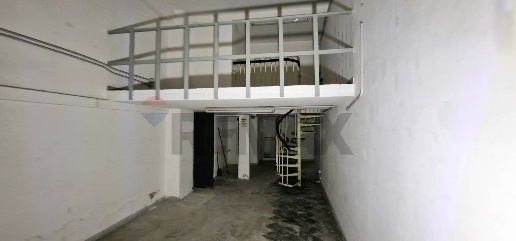 Foto Negozio in Piazzetta Principessa Margherita 82, Napoli Borgo Orefici