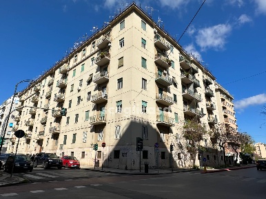 Foto Appartamento in Via Giuseppe La Farina 13, Palermo di 181 m²