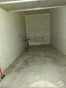 Foto Posti auto in via Biffi 32, Mezzago Centro di 16 m² con 1 locali