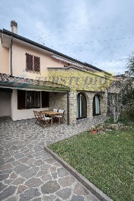 Foto Villa unifamiliare in via montecucco snc, Villa d'Adda Centro