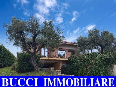 Foto Villa unifamiliare in Via Canale 28, Torrevecchia Teatina di 370 m²