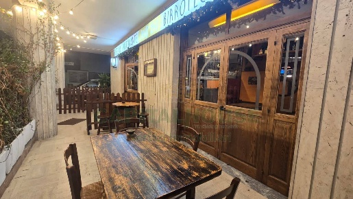 Foto Attività commerciale in Via Santa Croce, San Nicola la Strada