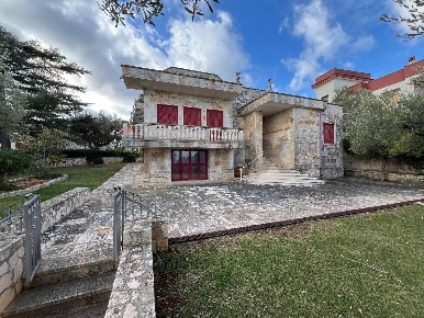 Foto Casa indipendente a Monopoli Impalata di 143 m² con 5 locali