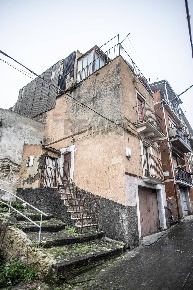 Foto Casa indipendente in Via Tasso, Vizzini di 120 m² con 6 locali
