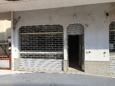 Foto Locale commerciale in VIA CAIO DUILIO 20, Furci Siculo di 50 m²