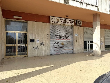 Foto Negozio in Viale Magna Grecia 298, Catanzaro Fortuna - Corvo di 176 m²