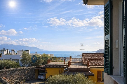 Foto Appartamento in Via Di Murlo 22, La Spezia di 95 m² con 4 locali