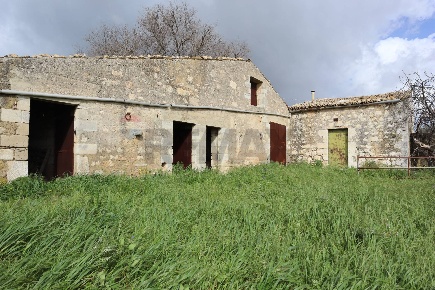 Foto Rustico in C.da Ciantarato snc, Ragusa San Luigi - Archimede di 250 m²