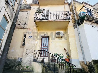 Foto Casa indipendente in Via Monserrato 20, Modica Modica Bassa di 75 m²