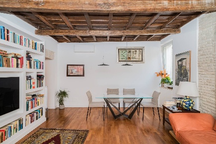 Foto Appartamento in Vicolo Del Bologna, Roma Trastevere di 73 m²