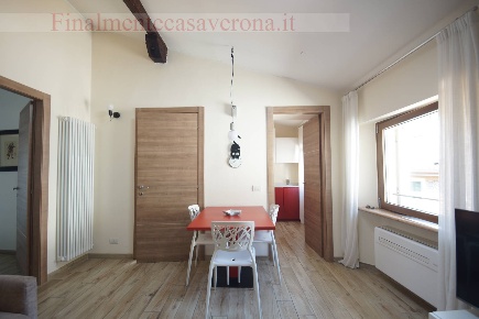 Foto Appartamento in Via Santa Felicita 19, Verona Centro Storico di 65 m²