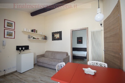 Foto Appartamento in Via Santa Felicita 19, Verona Centro Storico di 65 m²