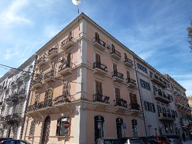 Foto Appartamento in Via De Cesare 2, Taranto Borgo di 204 m² con 6 locali