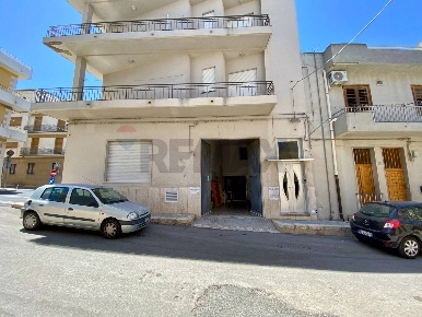 Foto Posti auto in Via Giovanni Pascoli 19, Comiso Centro di 60 m²