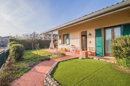 Foto Villa a schiera in Via Camarele 6, Negrar di Valpolicella di 118 m²