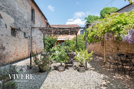 Foto Hotel a Mira di 1360 m² con 15 locali in vendita