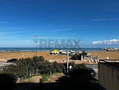 Foto Appartamento in Via Einaudi 9, Vieste Centro di 86 m² con 4 locali