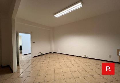 Foto Ufficio in via Torino, Milano Carrobbio di 135 m² con 4 locali