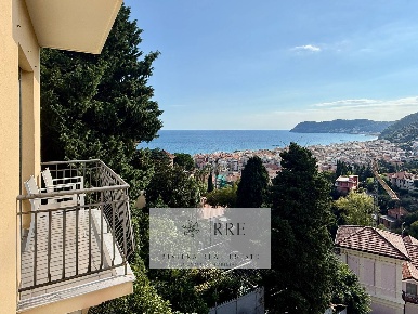 Foto Appartamento in via Rangè, Alassio di 64 m² con 3 locali in vendita