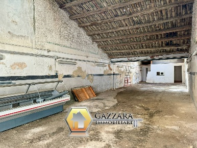 Foto Attività commerciale in Vittorio Emanuele III 497, Canicattini Bagni