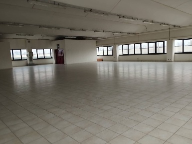 Foto Locale commerciale in Via Tosco Romagnola Est, Pontedera di 400 m²