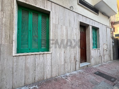 Foto Casa indipendente a Monopoli Centro di 96 m² con 4 locali in vendita
