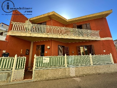 Foto Casa indipendente in Via Salvatore Locci, Tortolì Centro di 175 m²