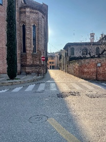 Foto Locale commerciale in P.zza del Grano 40, Treviso Duomo di 180 m²