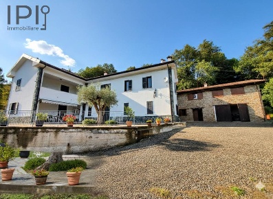 Foto Villa unifamiliare in regione Rosi, Ponti di 375 m² con 12 locali