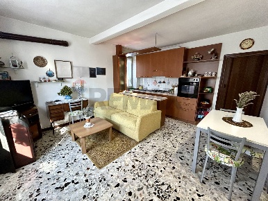 Foto Appartamento a Solto Collina Centro di 65 m² con 2 locali in vendita