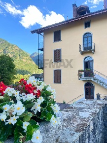 Foto Appartamento in via Monterosa 4, Scopa Centro di 76 m² con 3 locali