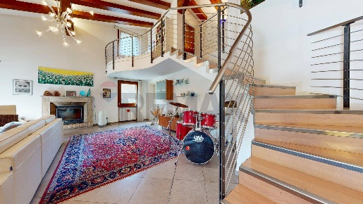 Foto Villa unifamiliare a Saccolongo Centro di 298 m² con 8 locali