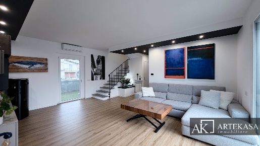 Foto Appartamento in Via Agnelli 5, Novara Bicocca di 185 m² con 4 locali