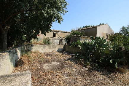 Foto Rustico in CONTRADA MEZZO GREGORIO SNC, Noto di 3226 m² con 7 locali