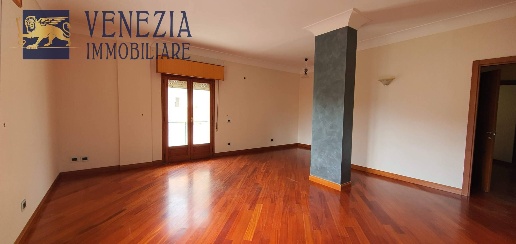 Foto Appartamento in via Cappuccini, Sciacca Centro di 130 m² con 6 locali